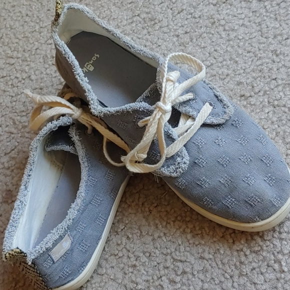 Sanuk Shoes - Sanuk laced flats